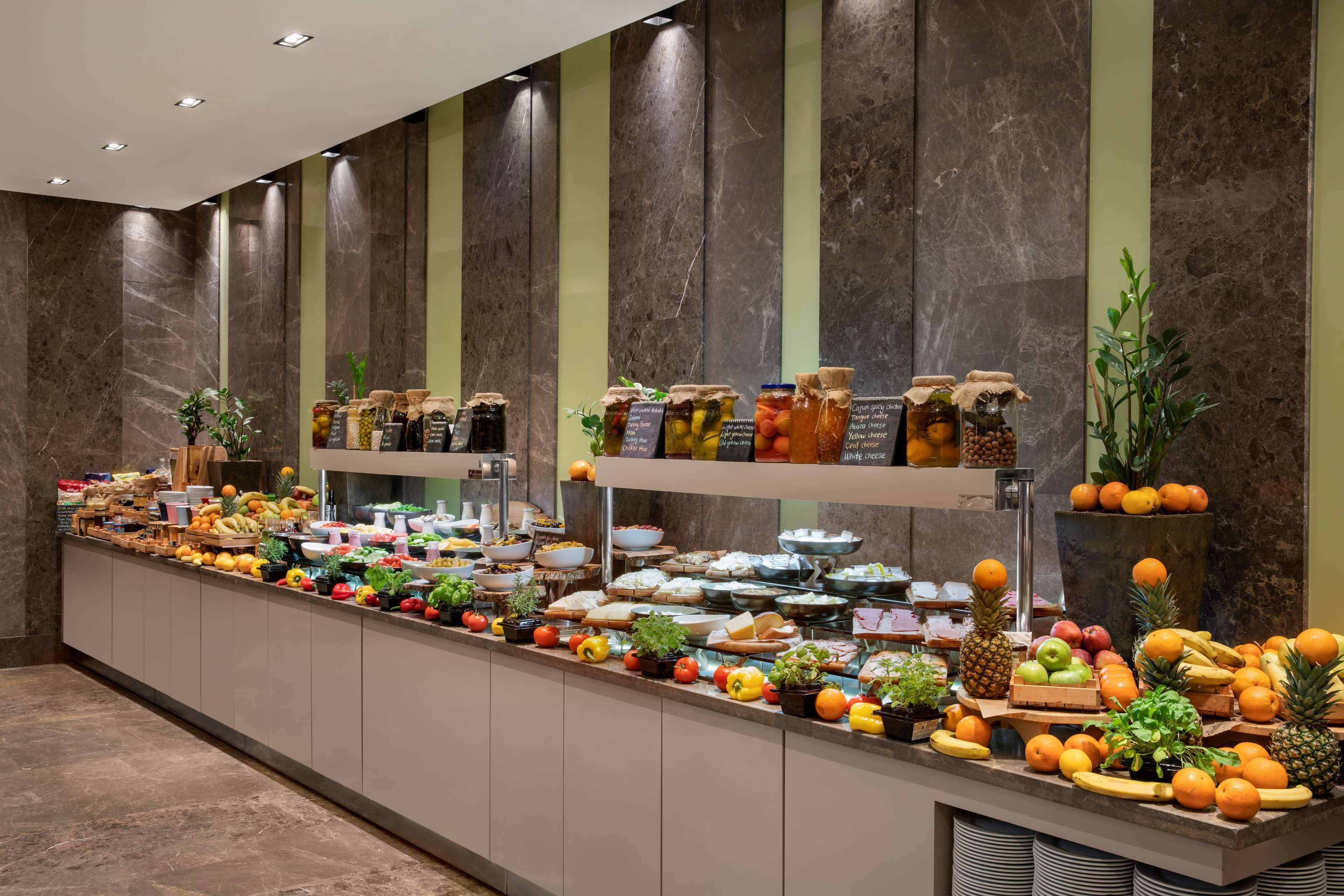 Готель Radisson Blu & Spa, Tuzla 5*