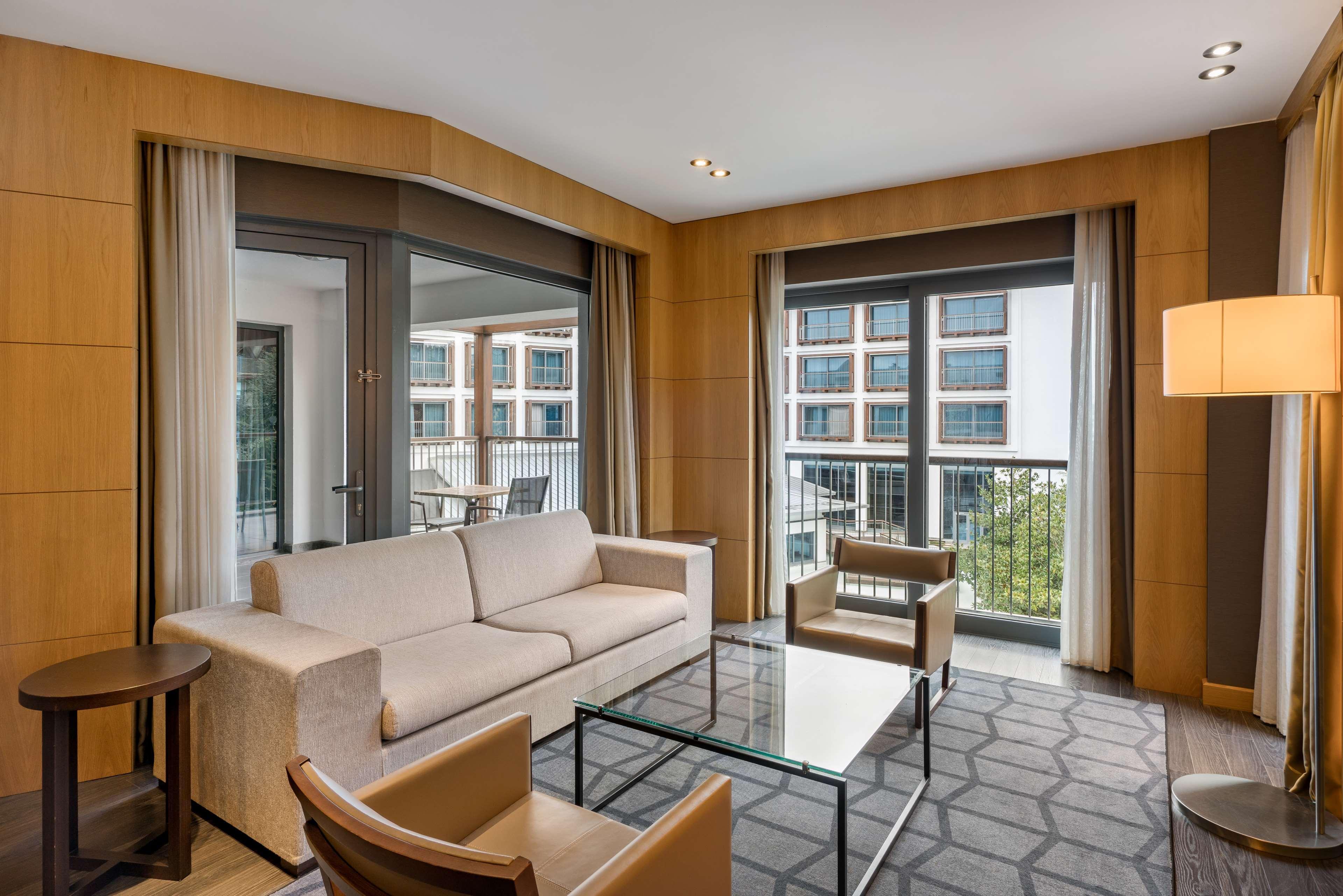 Готель Radisson Blu & Spa, Tuzla 5*