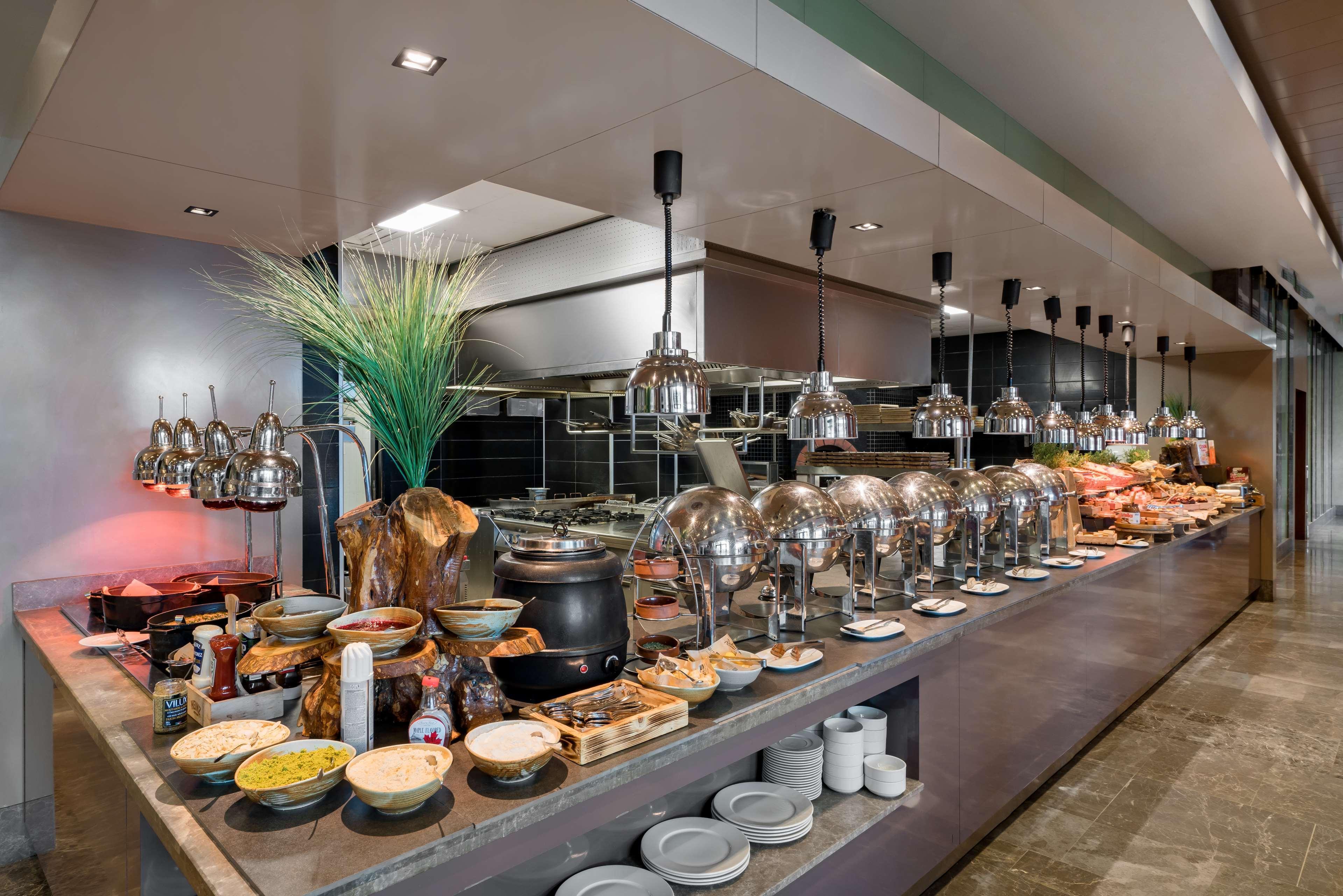 Готель Radisson Blu & Spa, Tuzla 5*