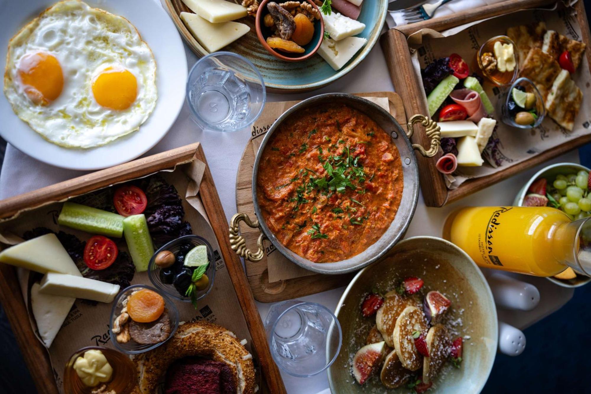 Готель Radisson Blu & Spa, Tuzla
